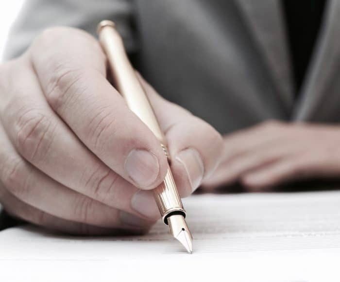 profesyonel futbolcu sözleşmesi; amatör futbolcu; futbolcu sözleşmesinin tescili; futbolcu sözleşmesinin bitmesi;