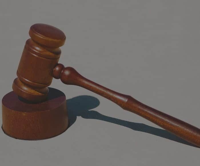 ivedi yargılama nedir; acele yargılama; ivedi yargının özellikleri;