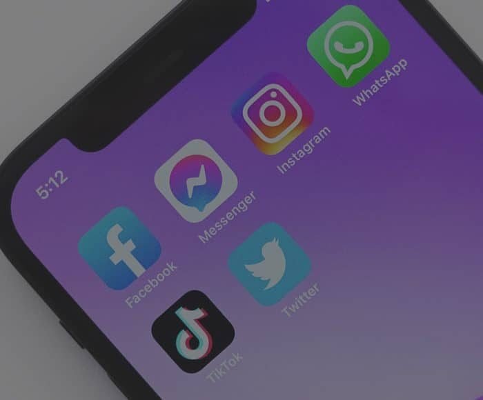 sosyal medya; sahte sosyal medya hesabından hakaret; sosyal medya hesabını şikayet; hangi kelimeler hakaret sayılır;