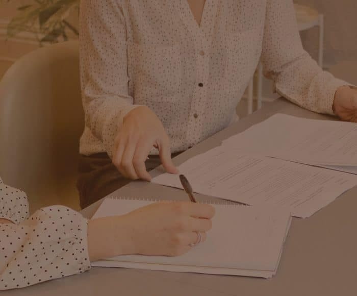 ilamsız icra takibi; kötüniyet tazminatı; icra takibine itiraz; borçtan kurtulma; itirazın iptali davası; icranın kaldırılması; itirazın geçici olarak kaldırılması;