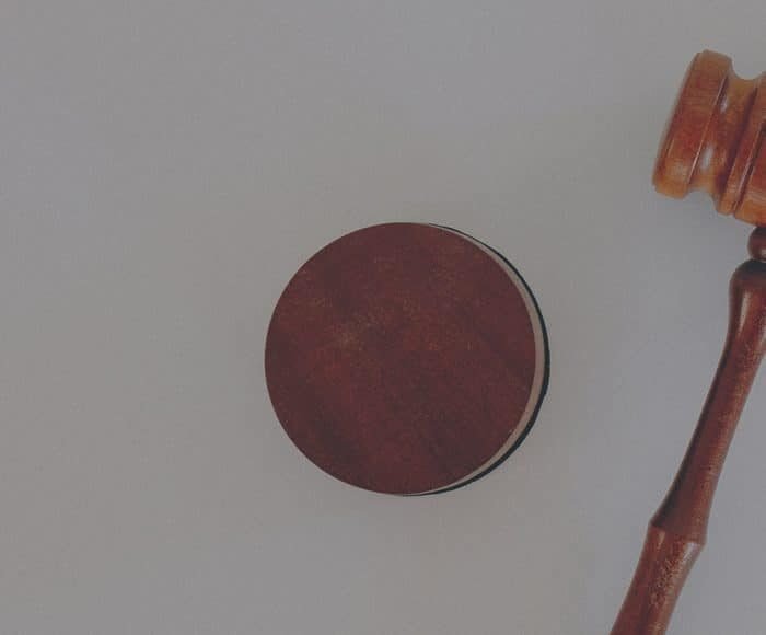 ilamsız icra takibi; icra takibinin kesin olarak kaldırılması; icra takibine itiraz; itirazın iptali davası; icra takibini durdurma;