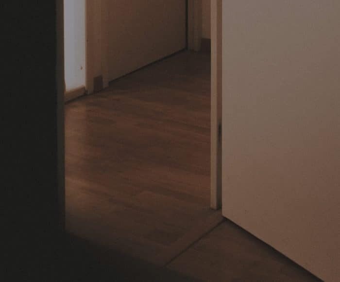 yeni ev sahibinin ihtiyacı nedeniyle kiracıyı çıkarmak; yeni malikin ihtiyacı sebebiyle evi boşaltmak; ihtiyaç sebebiyle kiracıyı evden çıkarma;