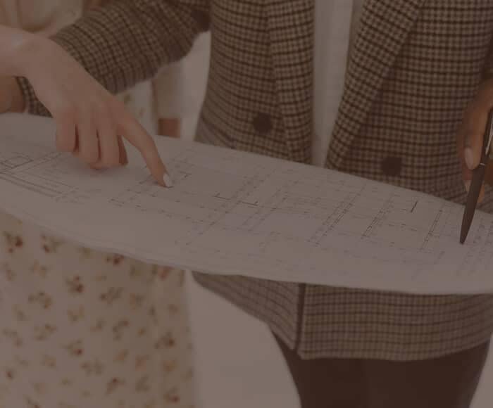 taşınmaz satış sözleşmesi; taşınmazın ayıplı teslim edilmesi; satış bedelinde indirim hakkı; tüketicinin tazminat hakkı; müteahhide karşı haklar;