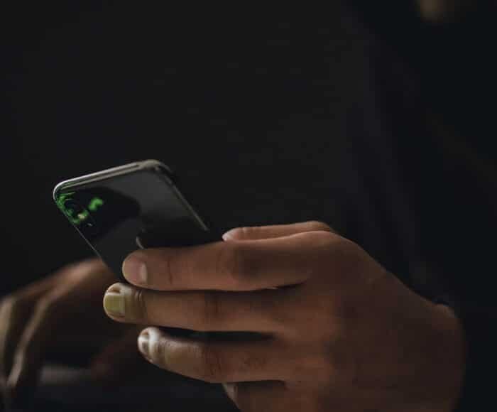 haberleşme özgürlüğü; whatsapp mesajlarının ifşa edilmesi; haberleşme gizliliğini ihlal; mesleki görevi kötüye kullanma;