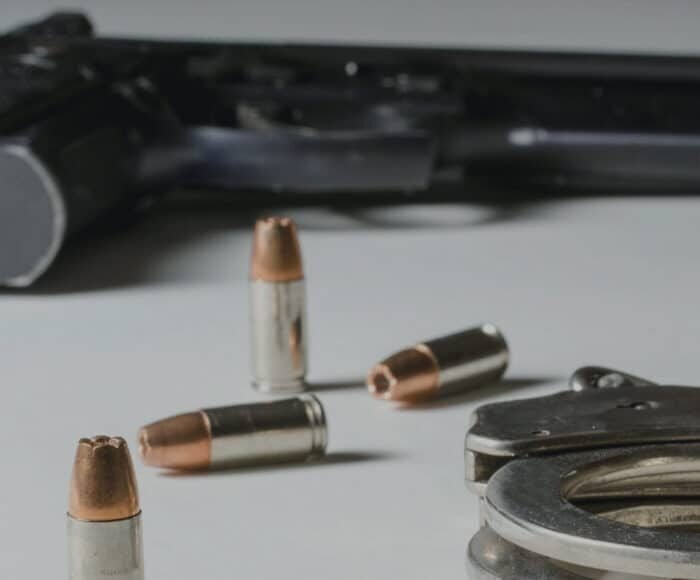 ruhsatsız silah taşıma cezası; ruhsatsız silah hapis cezası; çakı taşımak suç mu; kurusıkı tabanca taşımak suç mu;